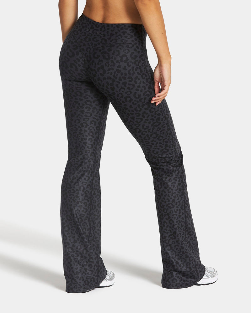 Legging évasé à coupe longue Allrounder « Léopard noir »