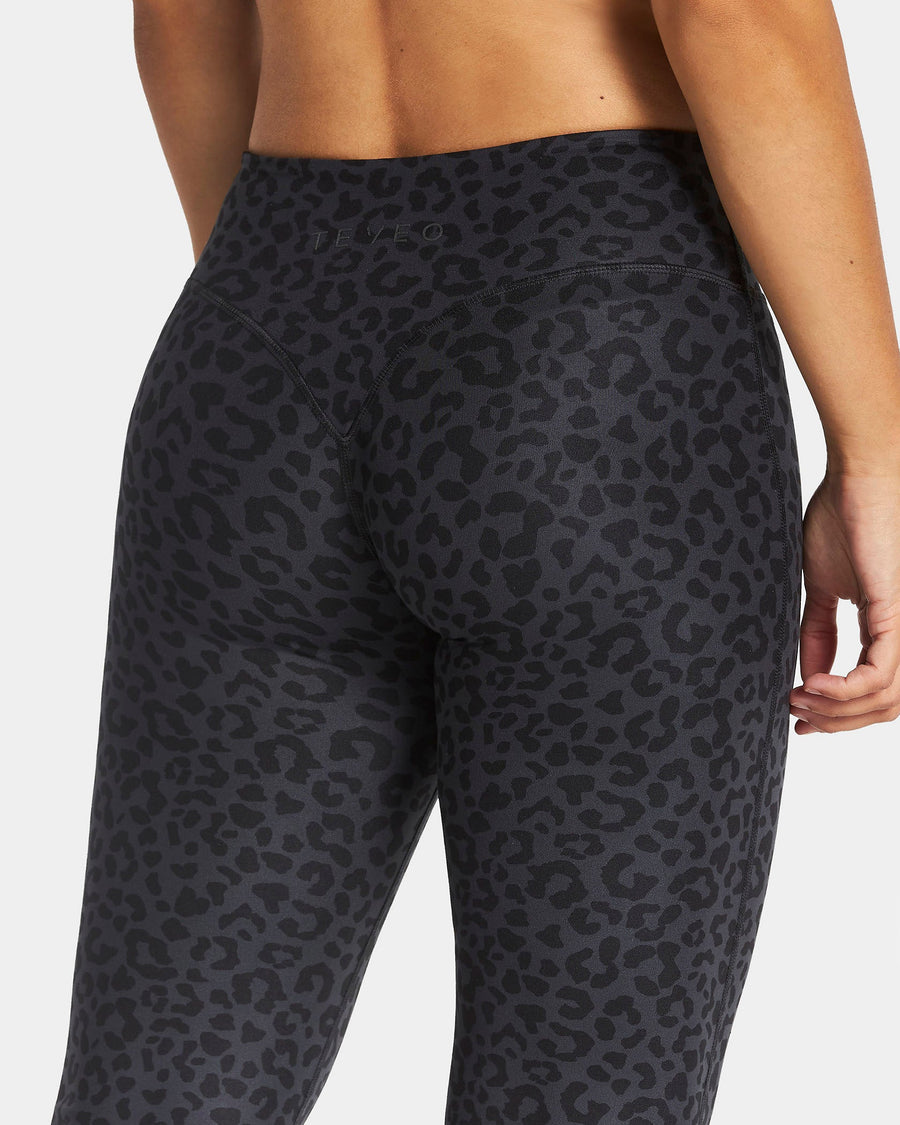 Legging évasé à coupe longue Allrounder « Léopard noir »