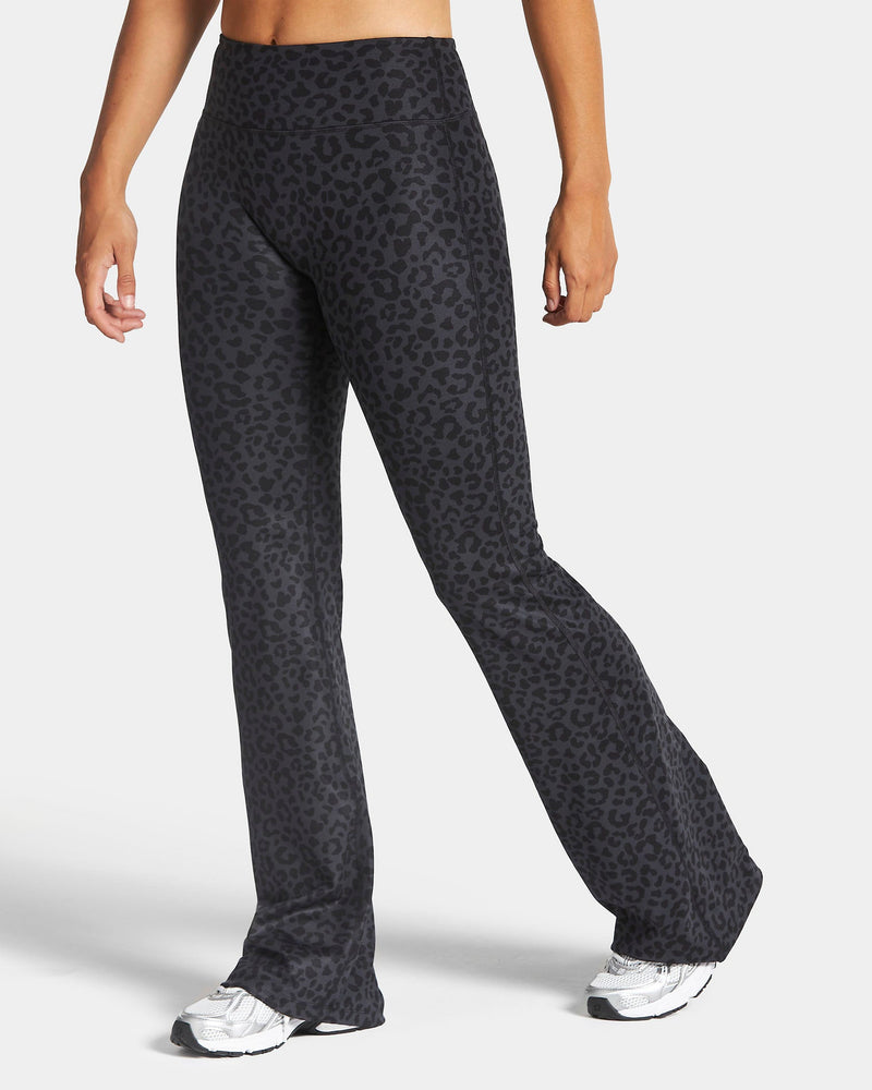 Legging évasé standard Allrounder « Léopard noir »