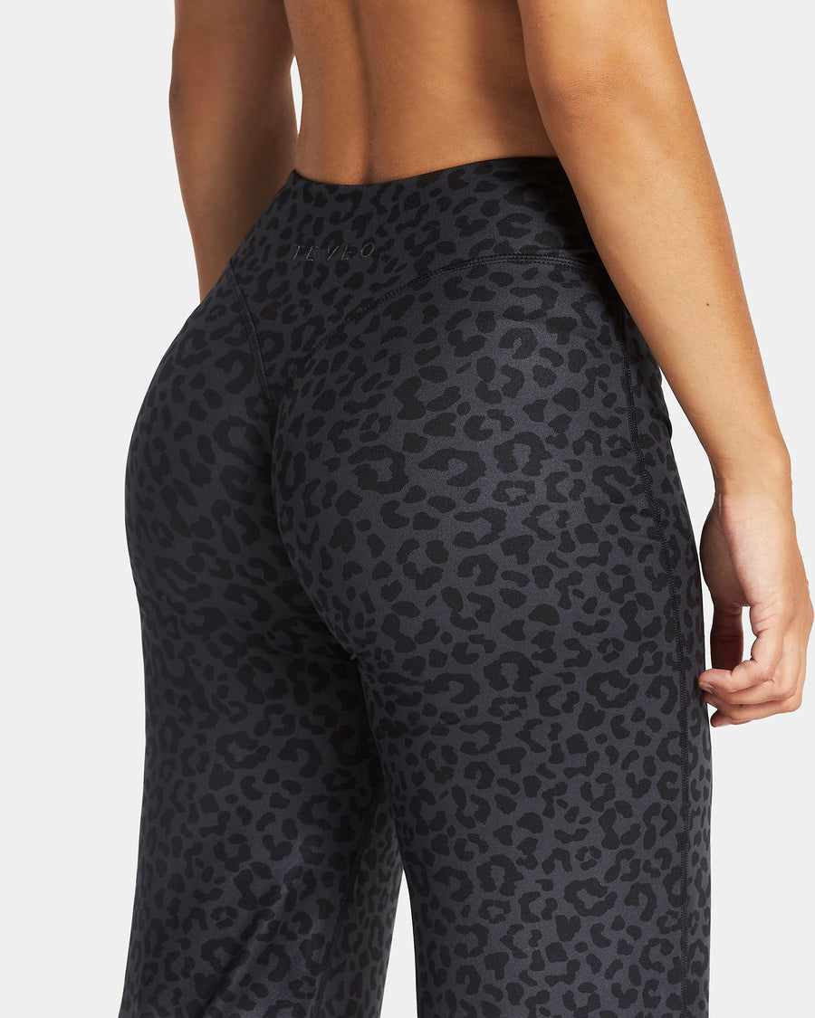 Pantalon à jambe droite et coupe longue Allrounder « Léopard noir »